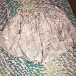 Never worn lululemon Hotty hot shorts